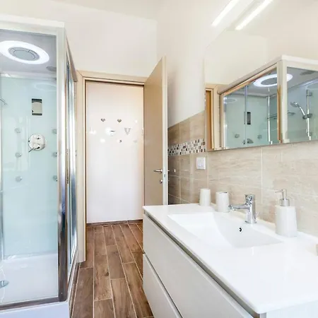 Daire Residenza Larissa Luxury 1 *